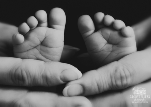 storytellers-photography-weymouth-aneta-wojcik-newborn-studio-photoshoot (7)